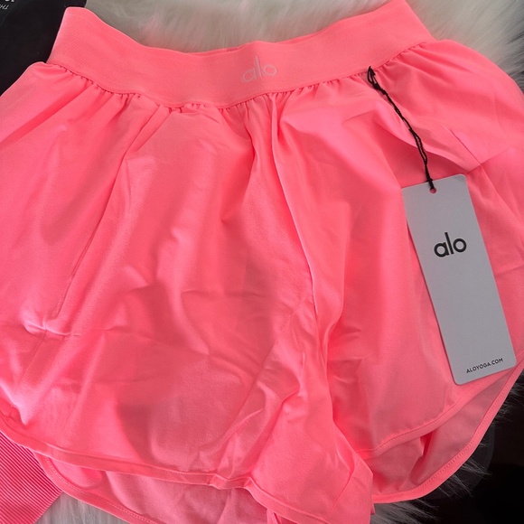 NWT Alo Neon Bubblegum Match Point Short Size XS - Picture 6 of 6